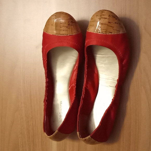 BCBGeneration "Elley" Ballet Flats Red with Cork Look Toe & Heel in Size 8.5B - Picture 3 of 11